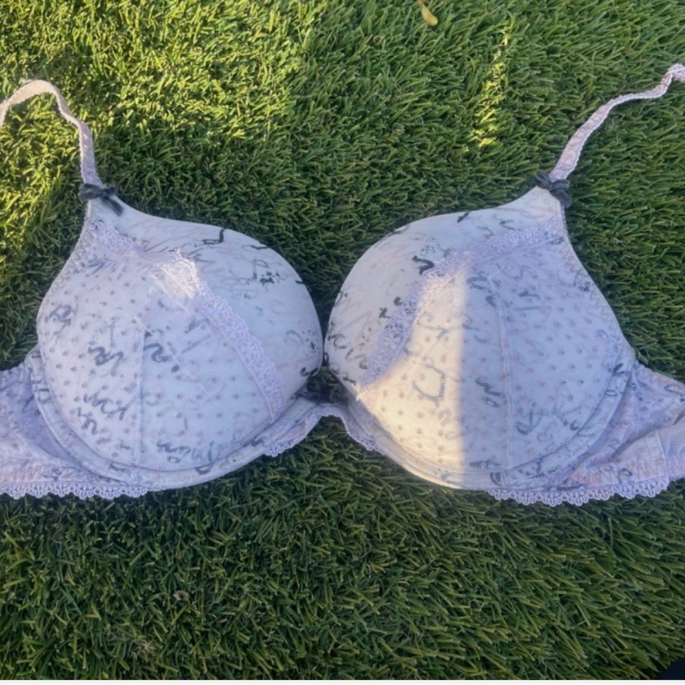 Victoria Secrets dream angels collection 34C with lace on cups